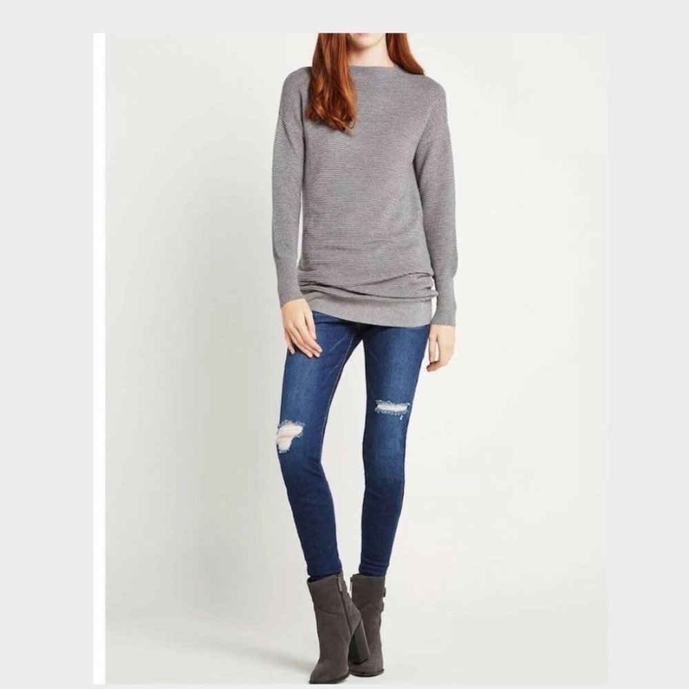 BCBGeneration Tunic Gray Sweater‎